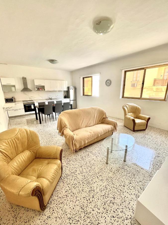 Camag Apartment - Very Close To Airport Birżebbuġa 外观 照片