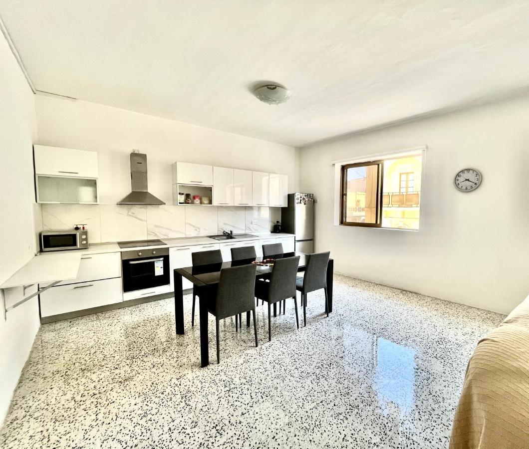 Camag Apartment - Very Close To Airport Birżebbuġa 外观 照片